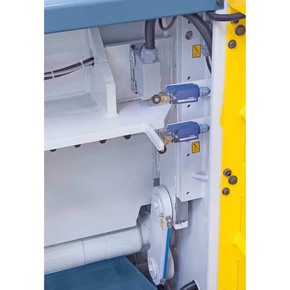 Bernardo MTE 2060 x 3 mm NCC – Motorised Guillotine Shear