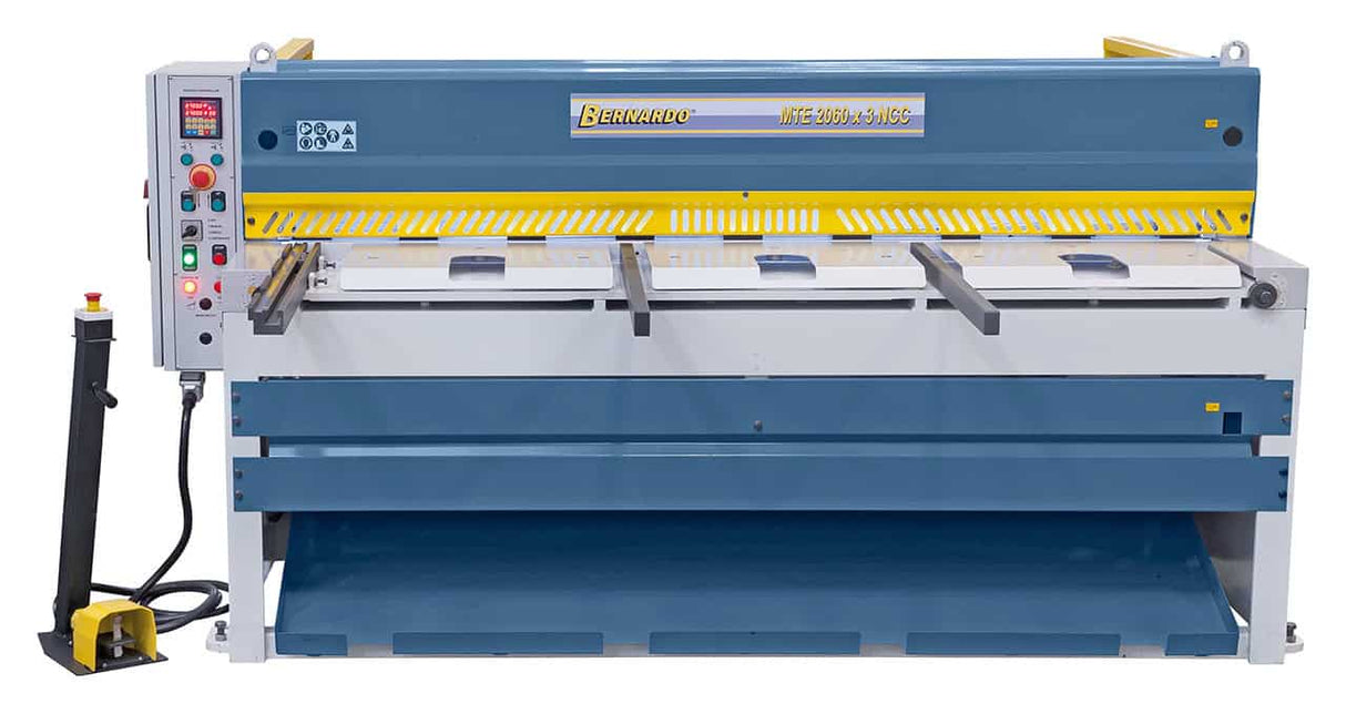 Bernardo MTE 3060 x 3 mm NCC – Motorised Guillotine Shear