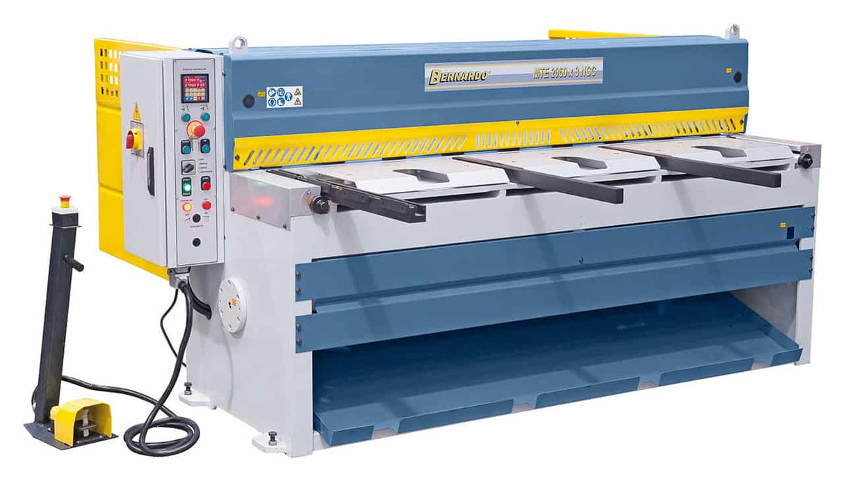 Bernardo MTE 3060 x 3 mm NCC – Motorised Guillotine Shear