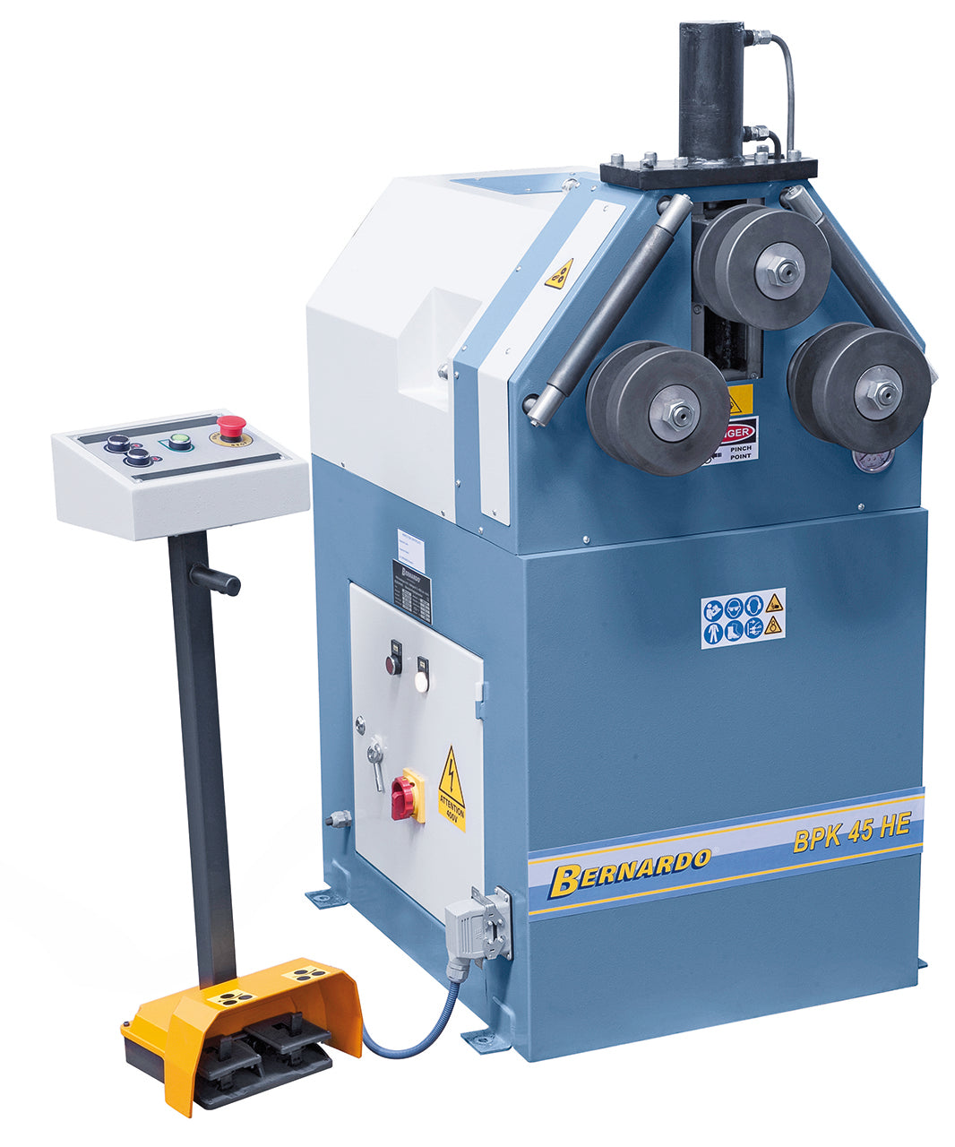 BPK 45 HE installata in officina per la curvatura professionale di profili e tubi metallici.