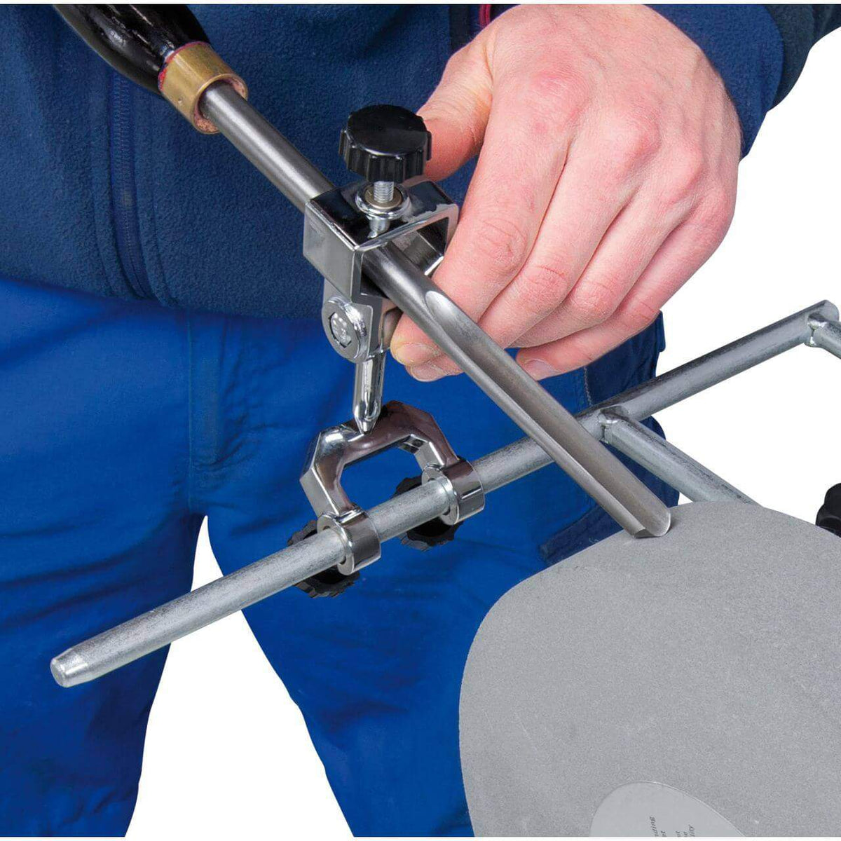 Accessorio per affilatrici NTS 250 Top e Vario, ideale per affilare tubi o utensili cilindrici tramite rotazione controllata del pezzo.
