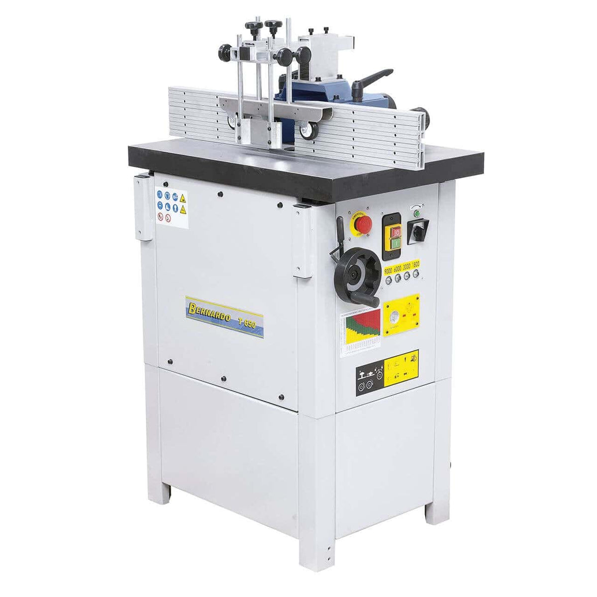 La fresatrice verticale T 650 vista frontalmente con guida regolabile, manicotto abrasivo e struttura in acciaio verniciato.