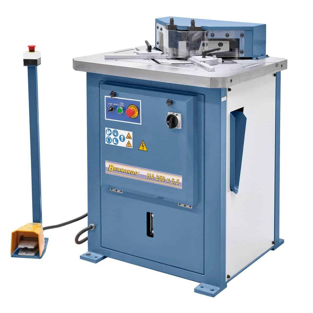 Bernardo Scantonatrice idraulica HA 250 x 6,5 con tavola da 810 x 750 mm, angolo fisso a 90° e capacità di taglio fino a 6,5 mm.