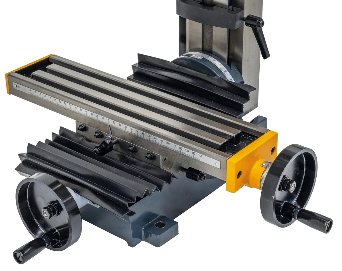 Tavola a croce 385 x 90 mm con cave a T, guide a coda di rondine e volantini della trapano-fresatrice M4P MD 18 / 230 V