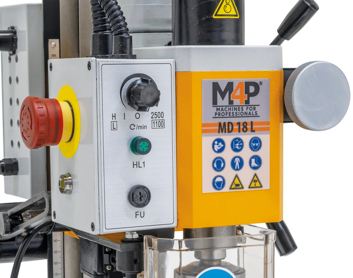 Pannello comandi della trapano-fresatrice M4P MD 18 L / 230 V con arresto di emergenza e selettore della velocità