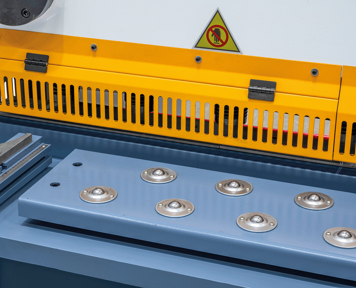 Hydraulic guillotine shear Bernardo HKS 2000 x 10 – 10 mm sheet, 2000 mm cut