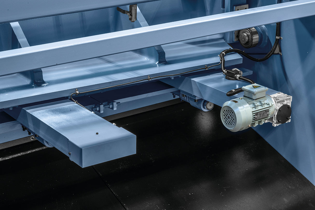 Hydraulic guillotine shear Bernardo HKS 2000 x 10 – 10 mm sheet, 2000 mm cut