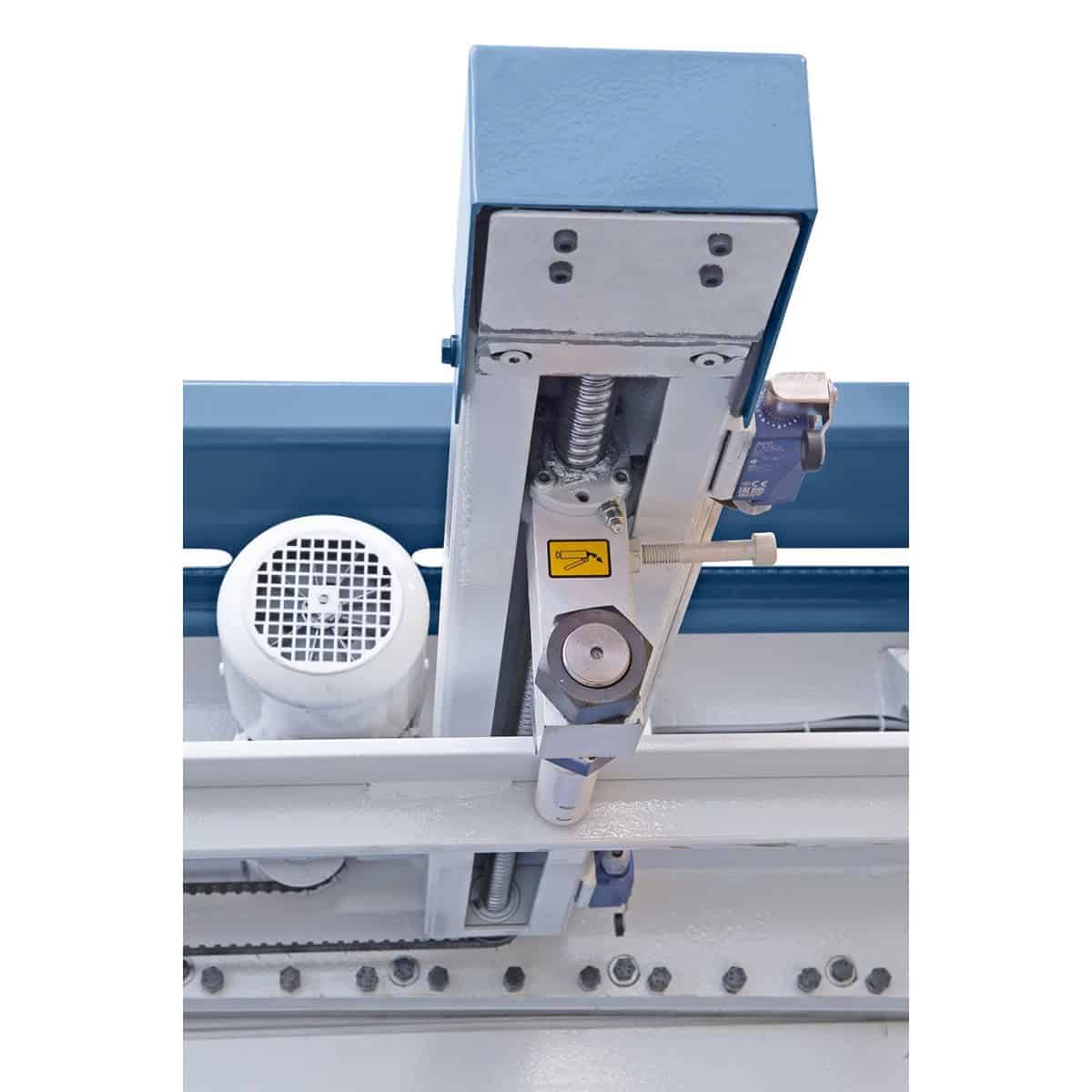 Bernardo MTE 1560 x 3 mm NCC – Motorised guillotine shear