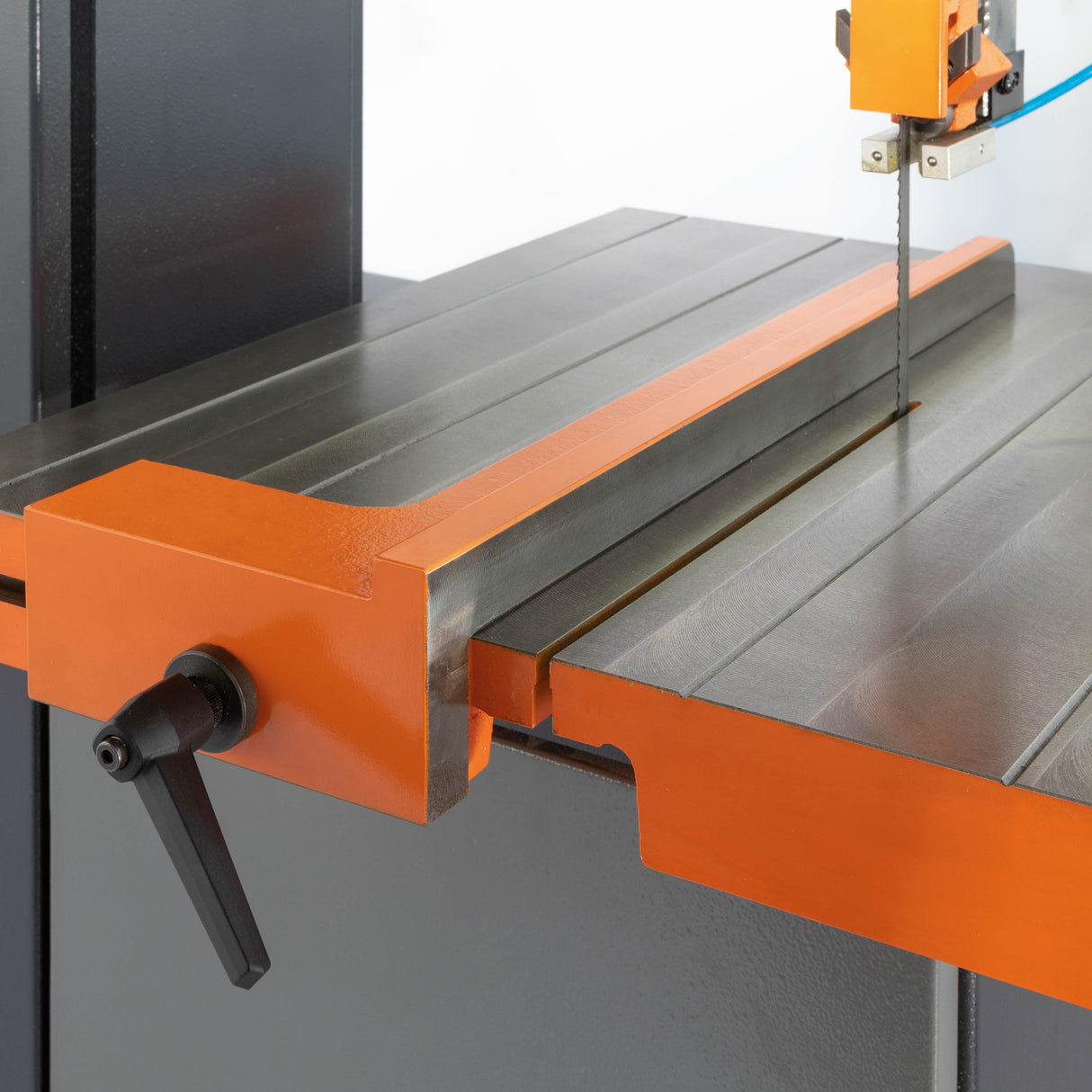 Flott VBS 400 Plus vertical band saw for metal