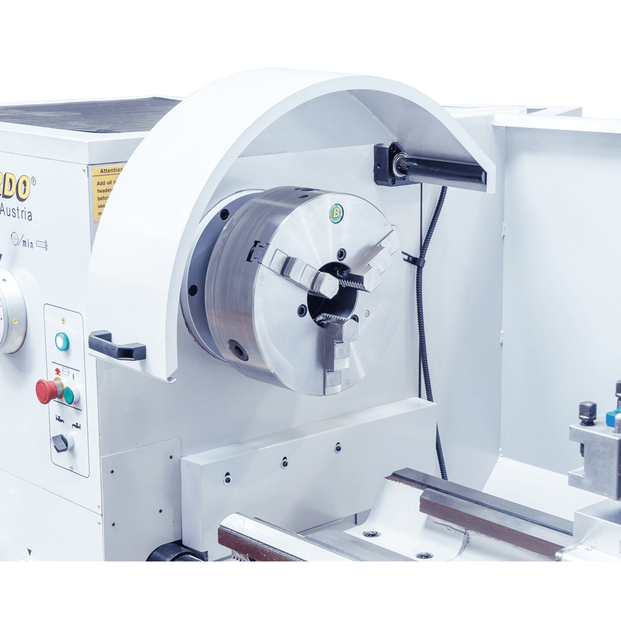 Industrial lathe Bernardo Goliath 660 x 1,500 with 3-axis DRO ES-12 V - distance between centers 1500 mm, Ø 660 mm over bed, spindle bore Ø 105 mm D1-8, 9 kW motor with CE magnetic brake, weight 3,630 kg