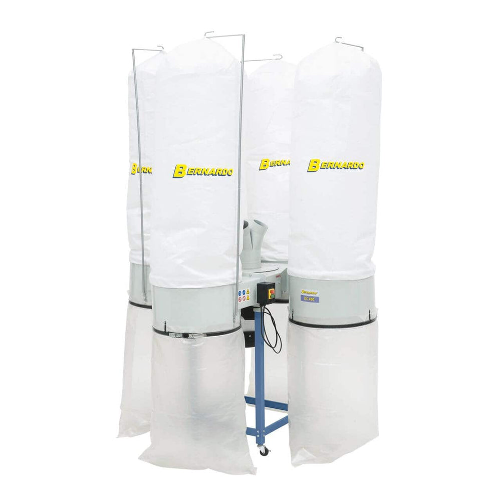 Impianto di aspirazione Bernardo DC 800 con 4 sacche trucioli da 210 L e superficie filtrante da 8 m², ideale per falegnamerie professionali.
