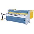 Cesoia a ghigliottina Bernardo MTA 2560 x 2,5 mm NCC con sistema pneumatico di supporto lamiera, registro NC motorizzato e lame doppie in acciaio.