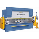 Bernardo AKPL 4000 x 160, pressa piegatrice idraulica da 160 tonnellate con CNC E21S, sistema di bombatura del banco e dispositivi di sicurezza inclusi.