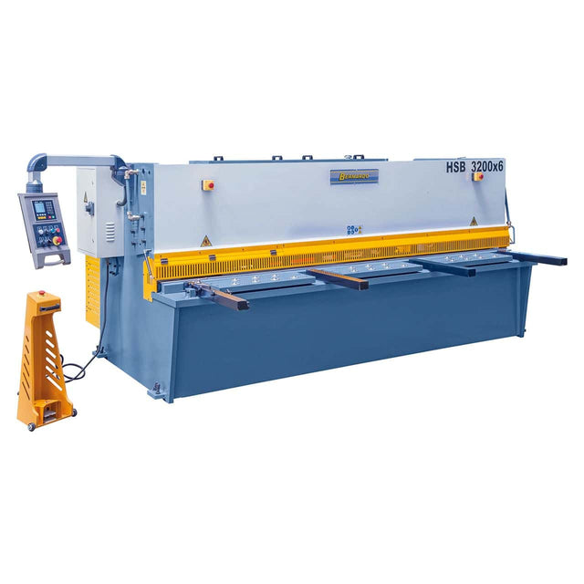 Cesoia idraulica Bernardo HSB 3200 x 6 con arresto CNC, motore da 7,5 kW e bracci di supporto frontali per grandi pannelli.