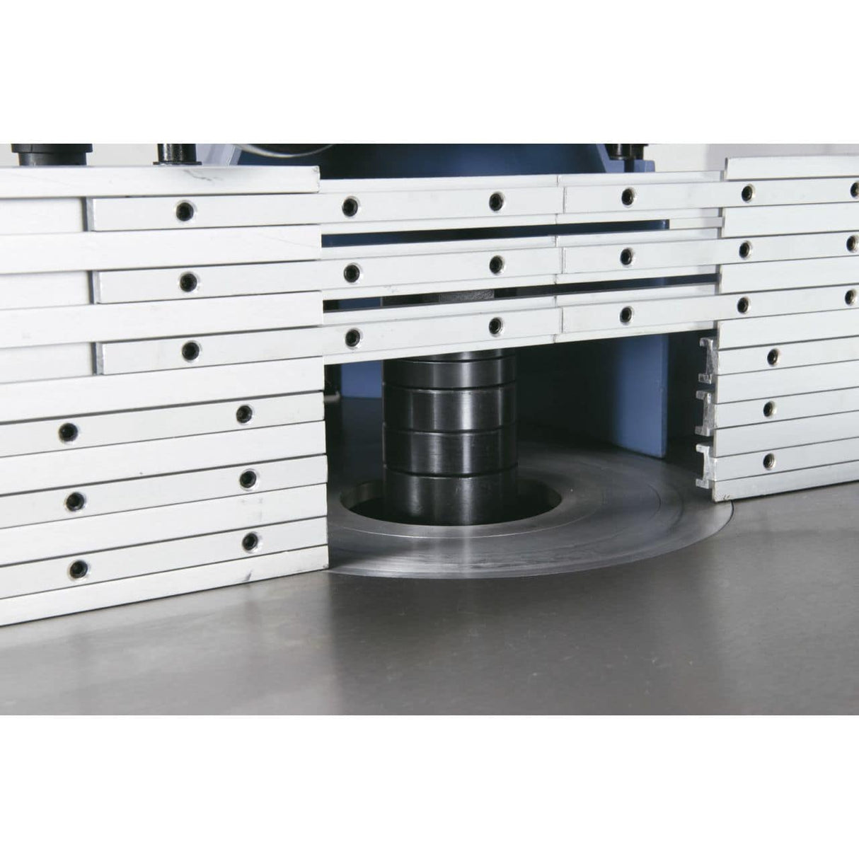 Bernardo T 650 vertical spindle moulder – 230V single-phase, 2.8 kW S1 (3.9 kW S6) motor, 4 speeds 1,800-9,000 rpm