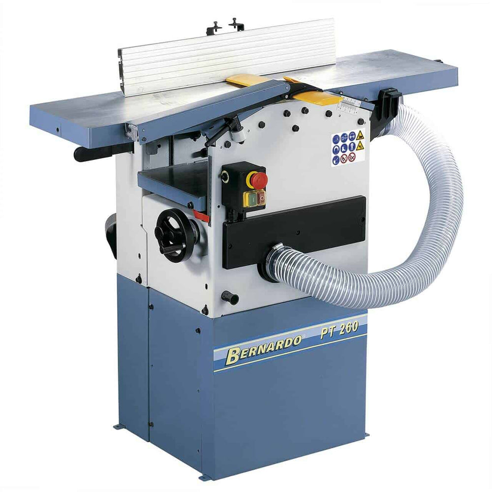 Pialla a filo e spessore Bernardo PT 260 400 V con tavoli in alluminio, recinzione inclinabile e aspiratore integrato, ideale per lavorazioni precise e pulite del legno.