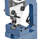 Punzone da 17 mm installato su PBS 22 LS per eseguire forature precise su metallo in officina.