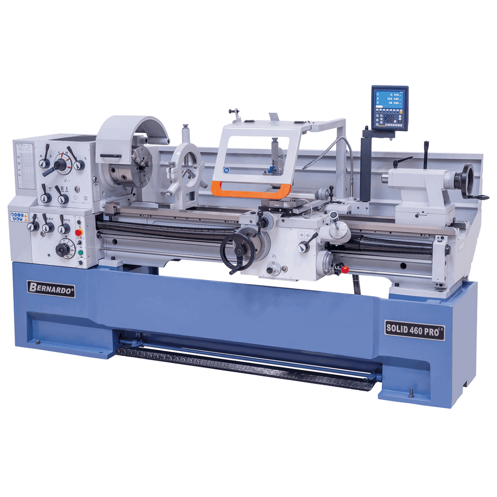 Tornio Bernardo Solid 460 x 1500 Pro con altezza punte 230 mm, passaggio barra 80 mm e visualizzatore digitale a 3 assi incluso.