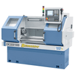 Vista del tornio CNC CK 320 x 1000 con torretta a 6 posizioni, mandrino Ø 160 mm, carenatura completa e controllo Siemens 808D Advanced.