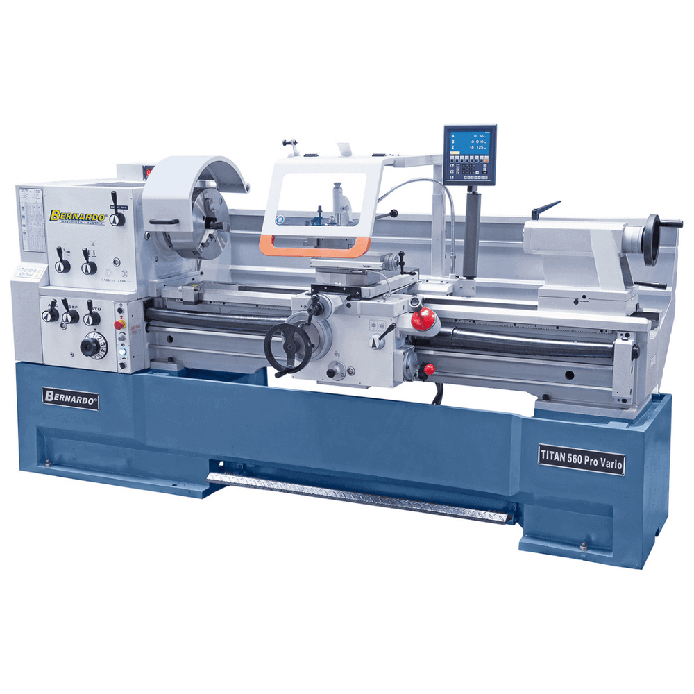Tornio Bernardo TITAN 560 x 2000 Pro Vario con distanza tra le punte 2000 mm, foro mandrino 105 mm e motore 7,5 kW, completo di mandrino 315 mm, piatto frontale e DRO.