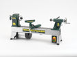 Tornio per legno Record Power DML250 con struttura in ghisa, 5 velocità e capacità di tornitura fino a 254 mm, ideale per hobbisti e piccoli laboratori.