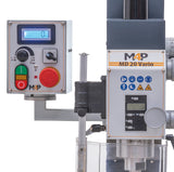 Pannello comandi con indicatore digitale della velocità e indicatore digitale della corsa del cannotto della trapano-fresatrice M4P MD 20 Vario